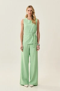 Conjunto de Alfaiataria de Blusa Regata Cinto e Calça Wide Leg