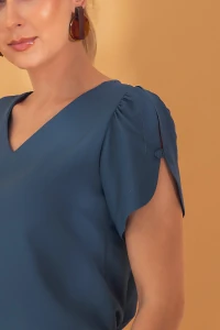 Blusa manga aberta botão forrado