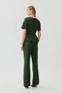 Conjunto de Blusa Crop Peplum Recorte Cinto Gold e Calça Flare Recorte