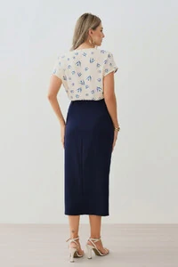 Saia Midi Reta de Alfaiataria Recorte Prega Frontal