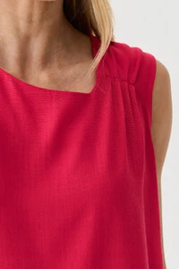 Regata Assimétrica Decote V Ombro Pregas