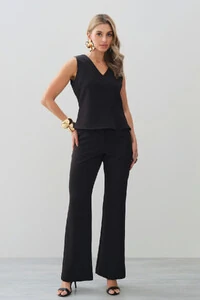 Conjunto de Alfaiataria de Blusa Regata Decote V Recorte e Calça Flare Botão Forrado