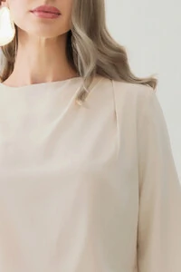 Blusa Assimétrica Manga 3/4 Pregas Ombro Esquerdo