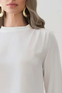 Blusa Assimétrica Manga Longa Punho Gola Baixa Ombro Esquerdo Pregas Triple
