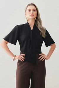 Blusa de Cetim Gola Dobrada de Laço