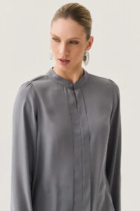 Blusa Manga Longa Punho Gola Baixa Mini Botão Forrado Pregas