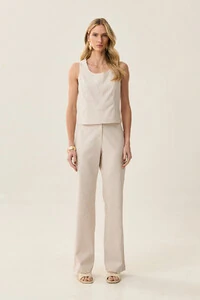 Conjunto de Linho de Blusa Regata Crop Recortes e Calça Reta Botão Forrado