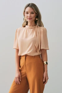 Blusa Gola Dobrada Laço Lateral