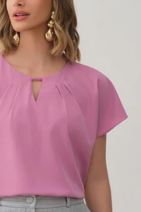 Blusa Manga Morcego Evasê Decote Cut Out Pregas