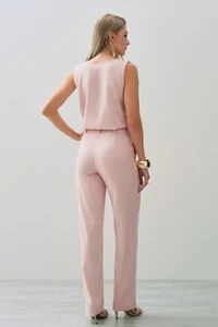 Conjunto de Linho de Blusa Regata Decote V e Calça Reta Botão Forrado