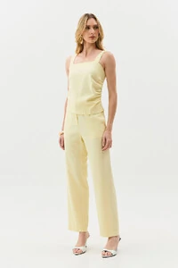 Conjunto de Alfaiataria Blusa de Alça Crop Assimétrica Lateral Franzida e Calça Reta Botão Forrado