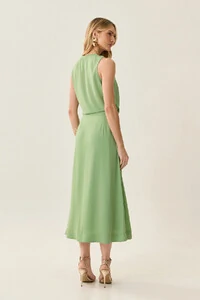 Conjunto de Blusa Regata Omro Gold e Saia Midi Evasê