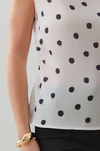 Blusa Assimétrica Poa Sobreposta Lateral Direita Franzida