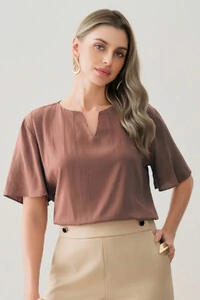 Blusa Manga Evasê Decote Cavado Nervuras