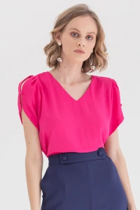 Blusa manga aberta botão forrado