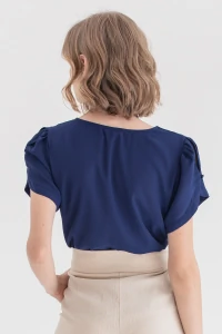 Blusa manga aberta botão forrado