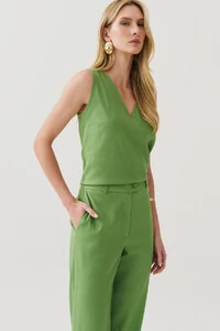 Conjunto de Linho de Blusa Regata Decote V e Calça Reta Botão Forrado