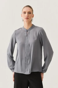 Blusa Manga Longa Punho Gola Baixa Mini Botão Forrado Pregas