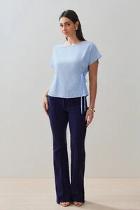 Blusa Manga Morcego Lateral Laço
