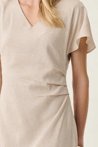 Vestido Midi Assimétrico de Linho Manga Morcego Decote V Lateral Pregas