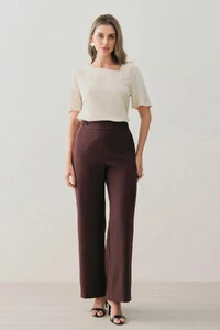 Blusa Decote V Assimétrico Recorte