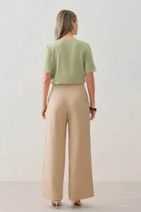 Blusa Manga Evasê Decote Vazado Gold