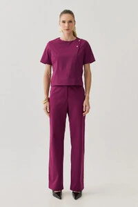 Conjunto de Alfaiataria de Blusa Crop Assimétrica Ombro Esquerdo Prega Gold Double e Calça Reta