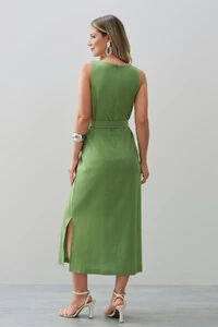 Vestido Midi Regata de Linho Decote Quadrado Fendas Laterais Cinto Fivela