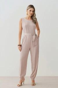 Macacão Regata Recorte Cenoura Cinto