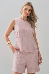 Conjunto de Linho Listrado de Blusa Regata Assimétrica Lateral Franzida e Shorts