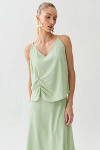 Conjunto de Blusa de Alcinha Assimétrica Decote V Lateral Pregas e Saia Midi Godê