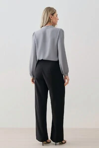 Blusa Manga Longa Punho Gola Baixa Mini Botões Triple