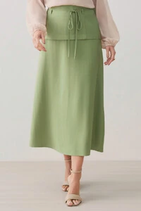Saia Midi Evasê Prega Passante Cinto Fino