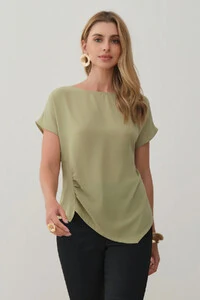 Blusa Assimétrica Manga Morcego Lateral Franzidos