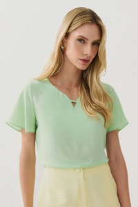 Blusa Manga Evasé Decote Cavado