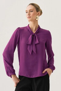 Blusa Manga Longa Punho Gola Dobrada de Laço