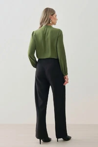 Blusa Manga Longa Punho Gola Baixa Mini Botão Forrado Pregas