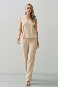 Conjunto de Linho de Blusa Regata Decote V e Calça Reta Botão Forrado