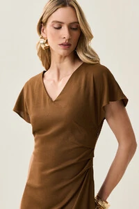 Vestido Midi Assimétrico de Linho Manga Morcego Decote V Lateral Pregas