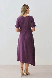 Vestido Midi Evasê Assimétrico Decote V Cinto Gold