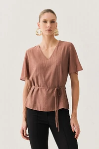 Blusa Decote V Cinto Fino
