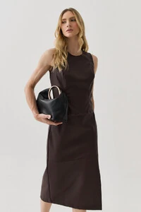 Conjunto de Couro de Regata Crop Recorte e Saia Midi Recorte Fenda Lateral