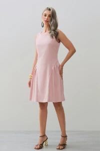 Vestido Regata de Linho Recortes Pregas Laterais