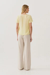 Blusa Decote Pregas