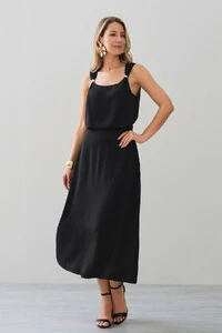 Conjunto de Blusa Regata Omro Gold e Saia Midi Evasê