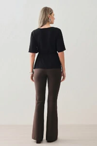 Blusa Assimétrica Manga Evasê Decote Drapeado Cinto Fino