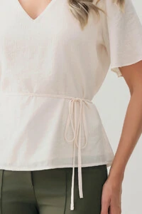 Blusa Decote V Cinto Fino