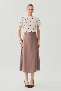 Blusa Assimétrica Abstrata Gola Careca Baixa Pregas Ombro Direito