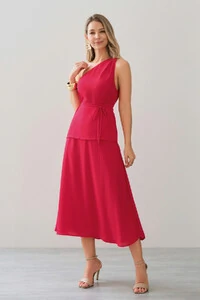 Conjunto de Blusa Regata Assimétrica Um Ombro Só Prega Cinto e Saia Midi