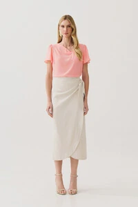 Blusa Decote V Assimétrico Pregas